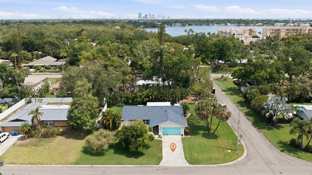 201 58TH AVENUE S, St Petersburg, FL 33705