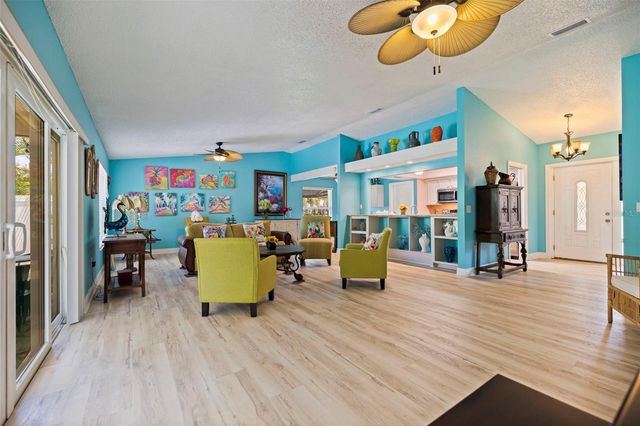 201 58TH AVENUE S, St Petersburg, FL 33705