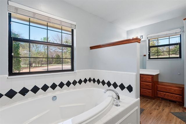 2929 Freeman Manor Drive, Jones, OK 73049