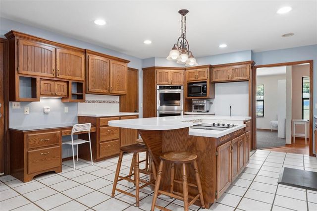 2929 Freeman Manor Drive, Jones, OK 73049