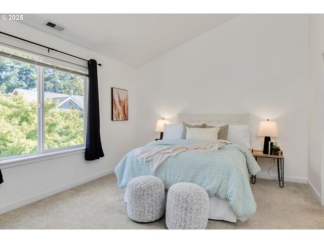 1422 Ne 18TH Pl, Canby, OR 97013