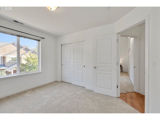 1422 Ne 18TH Pl, Canby, OR 97013