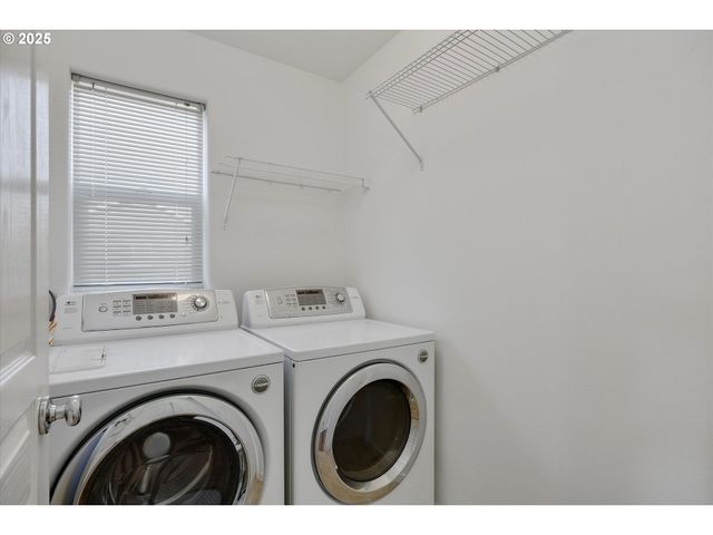1422 Ne 18TH Pl, Canby, OR 97013