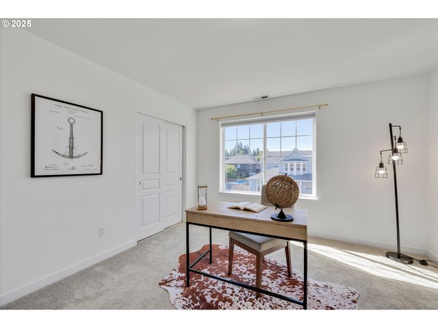 1422 Ne 18TH Pl, Canby, OR 97013