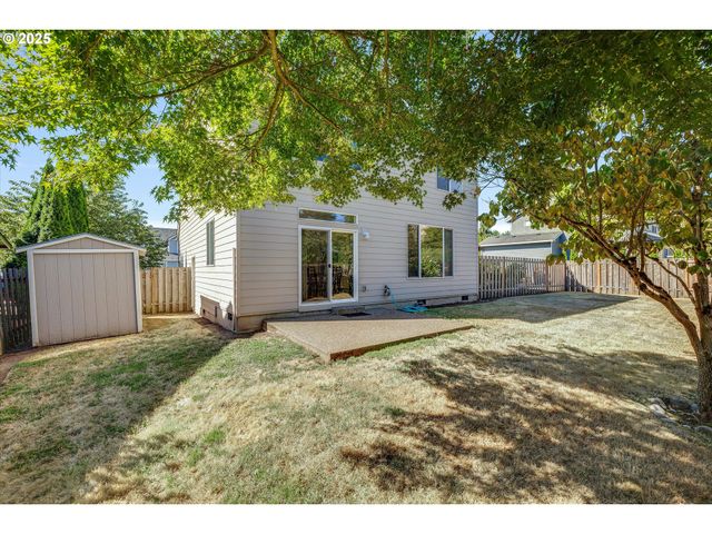 1422 Ne 18TH Pl, Canby, OR 97013