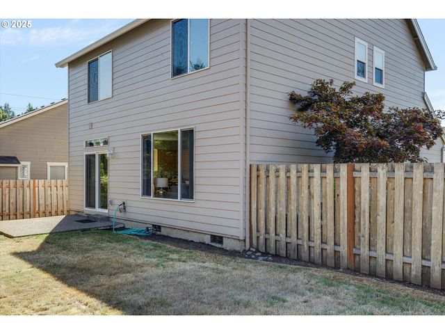1422 Ne 18TH Pl, Canby, OR 97013