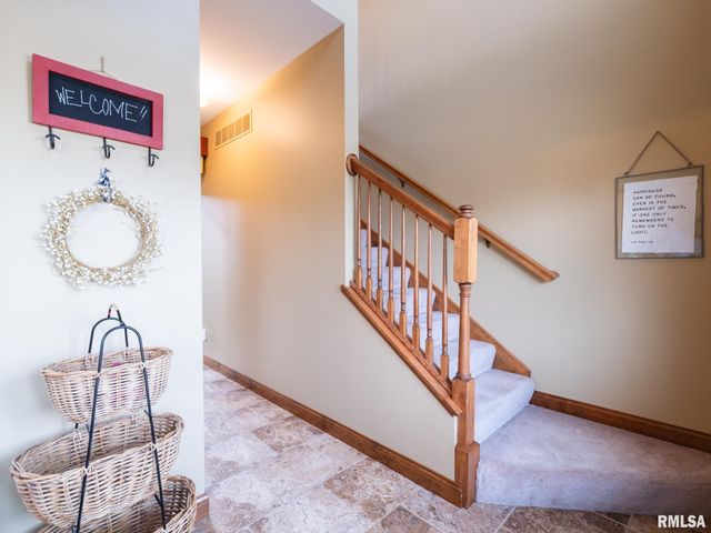2104 W BROADLAND Drive, Dunlap, IL 61525