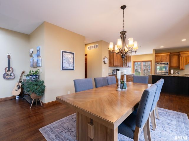 2104 W BROADLAND Drive, Dunlap, IL 61525