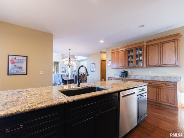 2104 W BROADLAND Drive, Dunlap, IL 61525