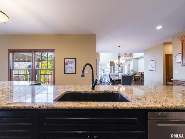 2104 W BROADLAND Drive, Dunlap, IL 61525