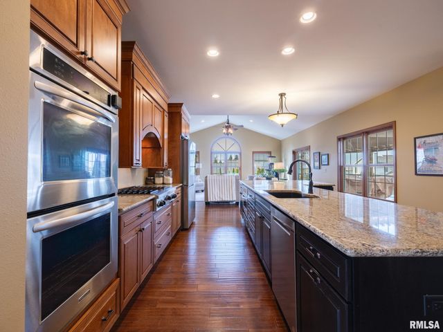 2104 W BROADLAND Drive, Dunlap, IL 61525