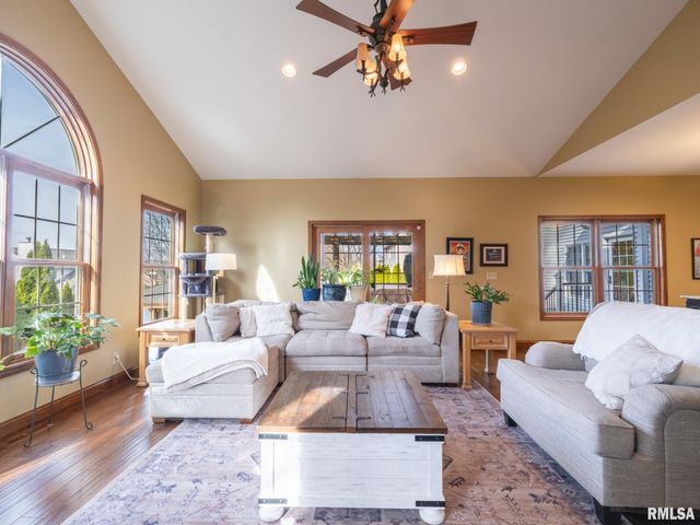 2104 W BROADLAND Drive, Dunlap, IL 61525