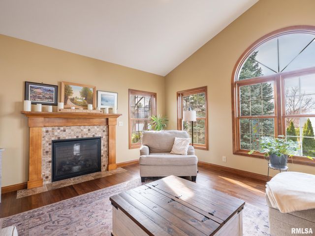 2104 W BROADLAND Drive, Dunlap, IL 61525