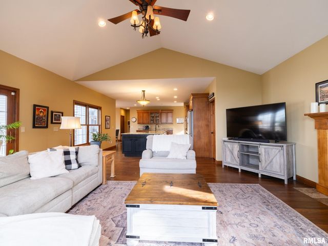 2104 W BROADLAND Drive, Dunlap, IL 61525