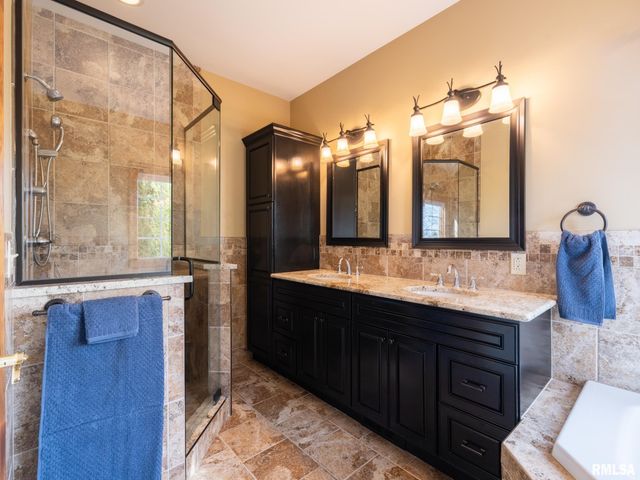 2104 W BROADLAND Drive, Dunlap, IL 61525