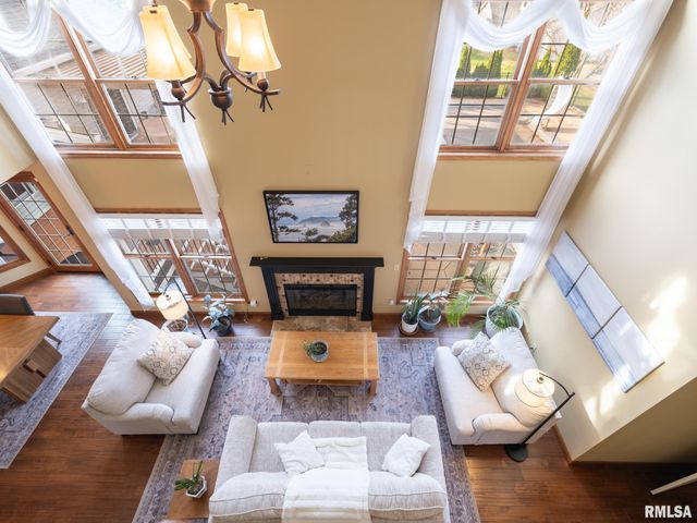 2104 W BROADLAND Drive, Dunlap, IL 61525
