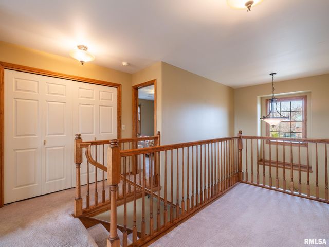 2104 W BROADLAND Drive, Dunlap, IL 61525