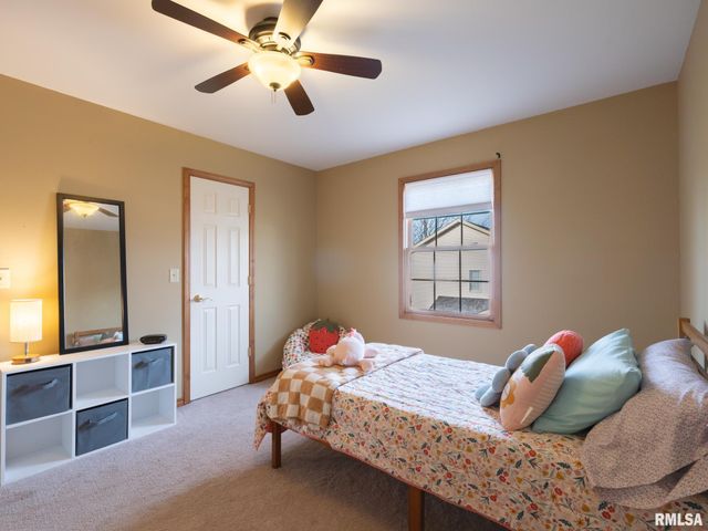 2104 W BROADLAND Drive, Dunlap, IL 61525