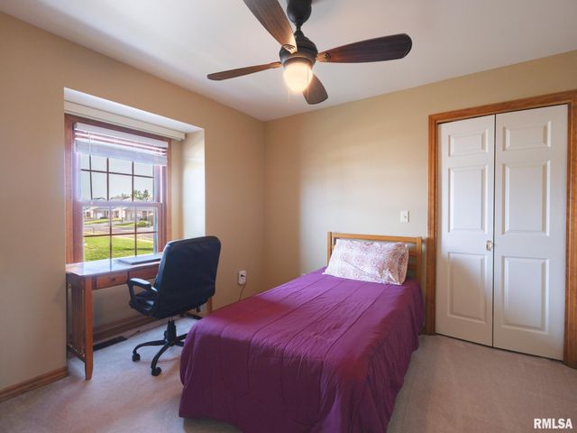 2104 W BROADLAND Drive, Dunlap, IL 61525