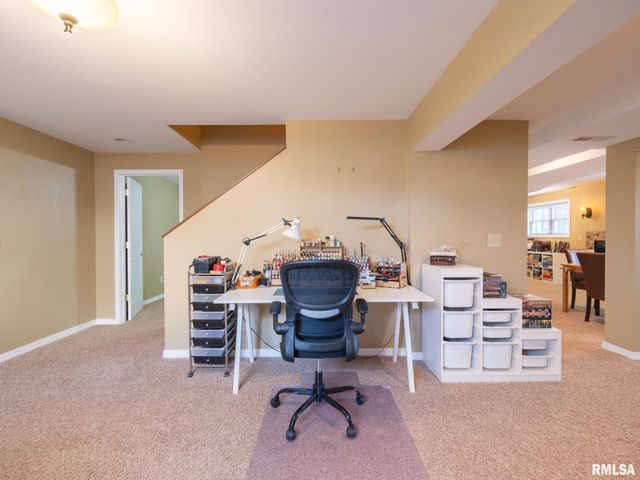 2104 W BROADLAND Drive, Dunlap, IL 61525