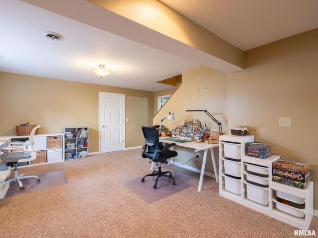 2104 W BROADLAND Drive, Dunlap, IL 61525