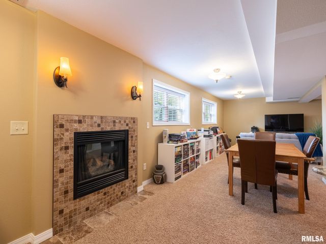 2104 W BROADLAND Drive, Dunlap, IL 61525