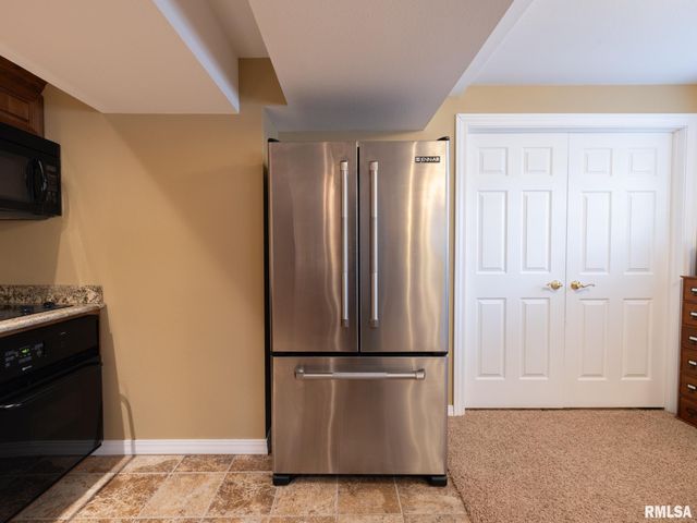 2104 W BROADLAND Drive, Dunlap, IL 61525