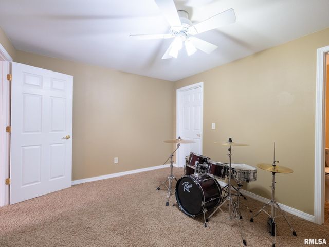 2104 W BROADLAND Drive, Dunlap, IL 61525
