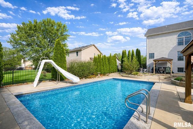 2104 W BROADLAND Drive, Dunlap, IL 61525