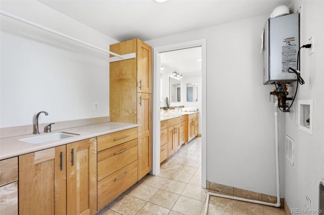 210 S Marion Parkway, Denver, CO 80209