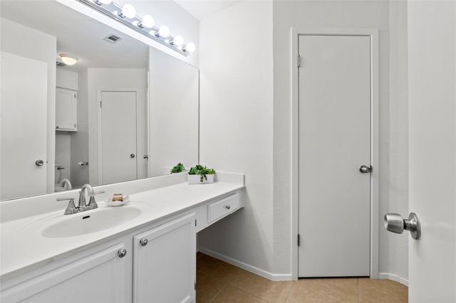 8411 Bargamin DR, Austin, TX 78736