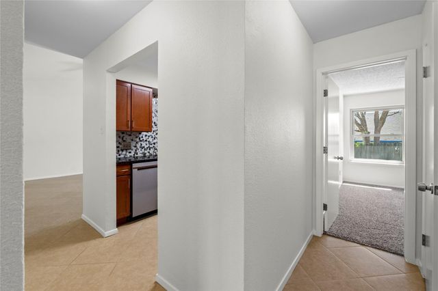 8411 Bargamin DR, Austin, TX 78736