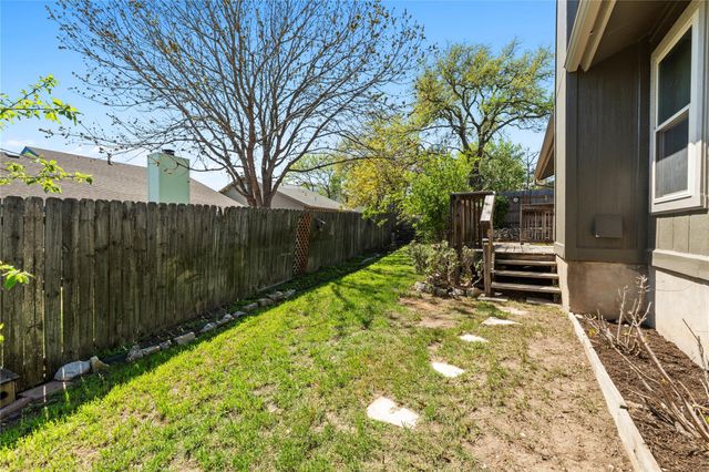 8411 Bargamin DR, Austin, TX 78736