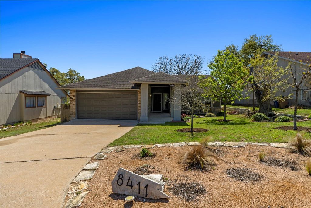 8411 Bargamin DR, Austin, TX 78736
