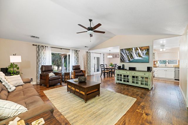 203 Edgerton Lane, Wolf Creek, OR 97497