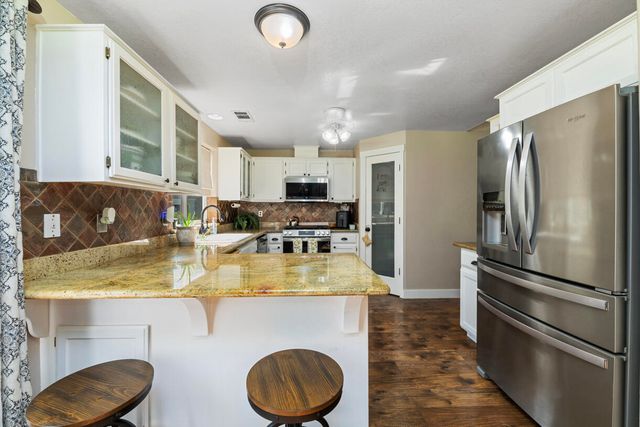 203 Edgerton Lane, Wolf Creek, OR 97497