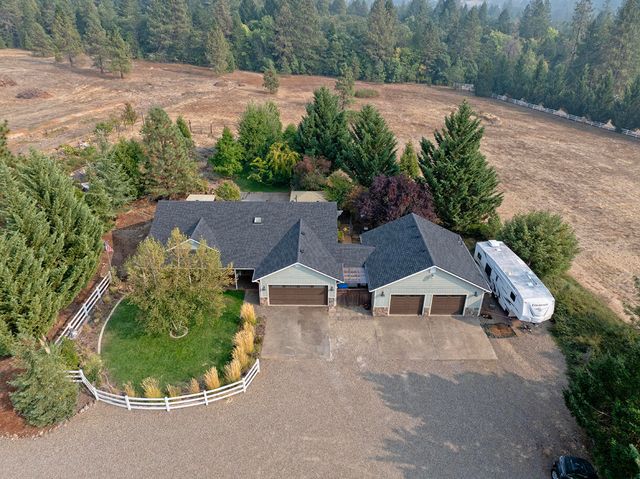 203 Edgerton Lane, Wolf Creek, OR 97497