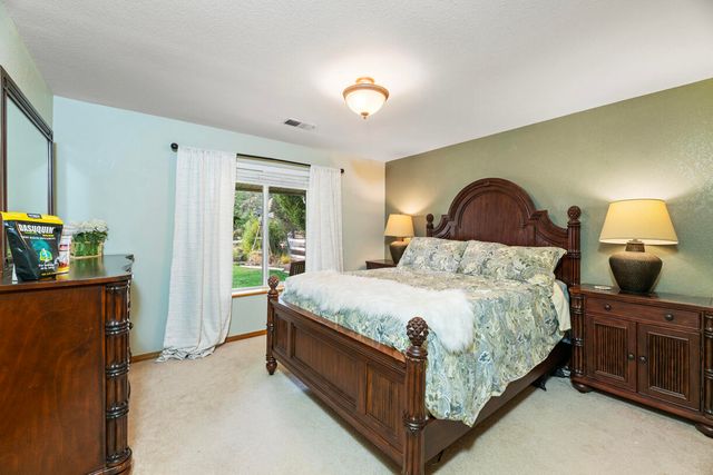 203 Edgerton Lane, Wolf Creek, OR 97497