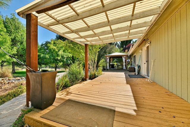 203 Edgerton Lane, Wolf Creek, OR 97497