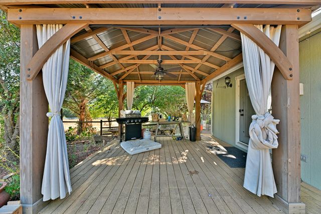 203 Edgerton Lane, Wolf Creek, OR 97497