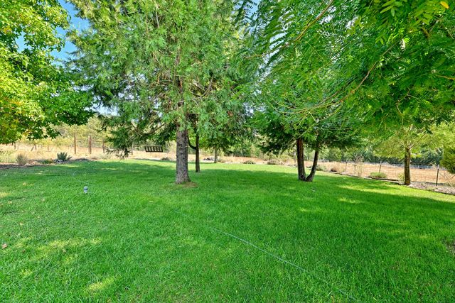 203 Edgerton Lane, Wolf Creek, OR 97497