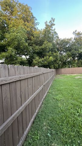 811 Thompson Street, Gainesville, TX 76240