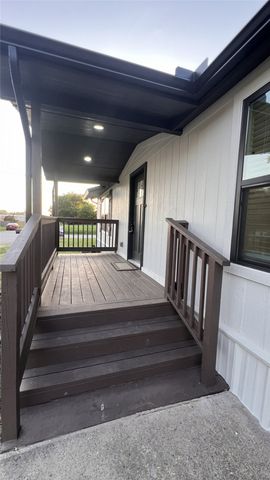 811 Thompson Street, Gainesville, TX 76240