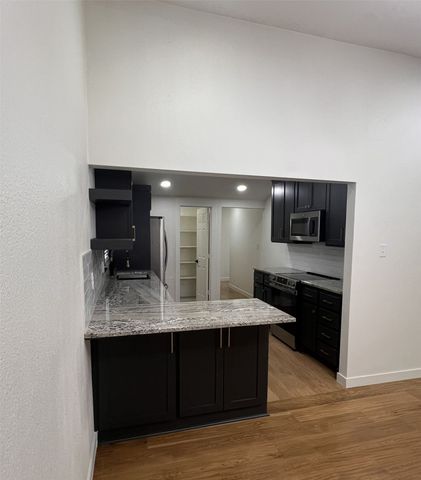 811 Thompson Street, Gainesville, TX 76240