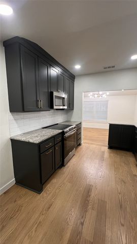 811 Thompson Street, Gainesville, TX 76240