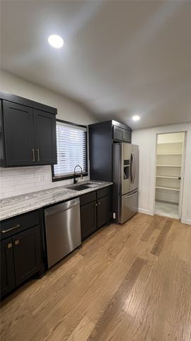 811 Thompson Street, Gainesville, TX 76240
