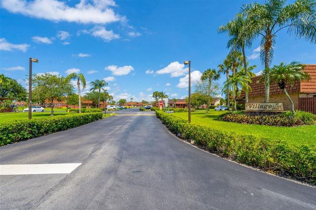 11903 SW 11th Ct, Davie, FL 33325