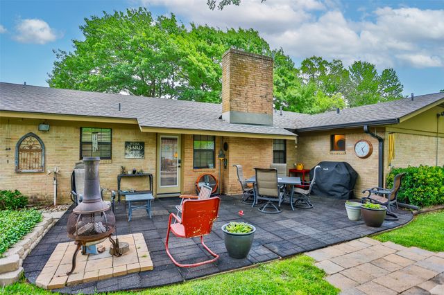 415 Rosedale Drive, Gainesville, TX 76240