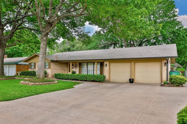 415 Rosedale Drive, Gainesville, TX 76240