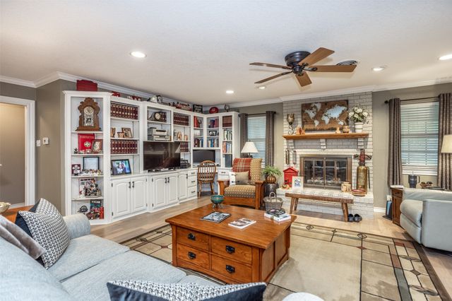 415 Rosedale Drive, Gainesville, TX 76240